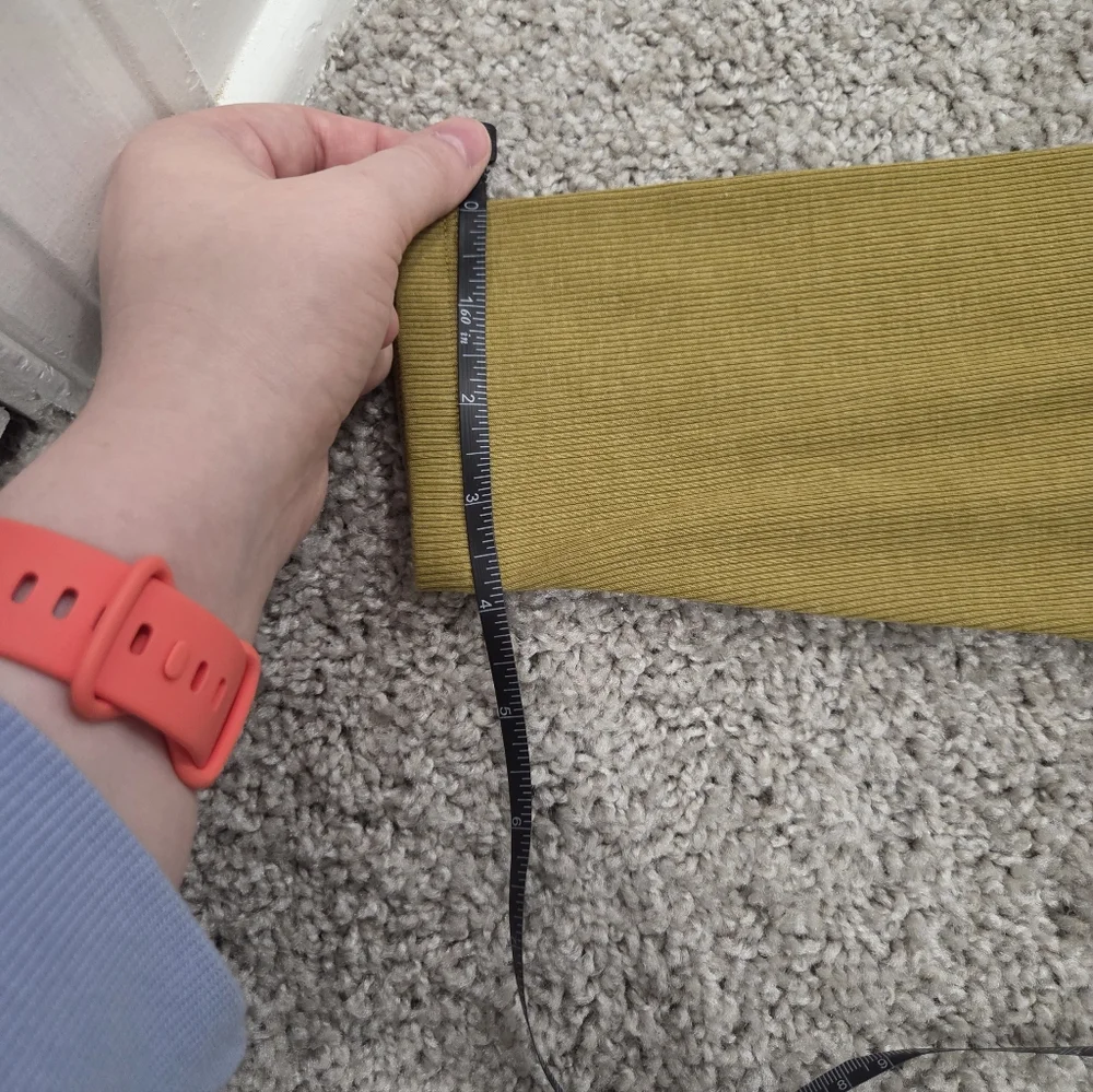 Snug Long-Sleeve Crew-Neck T-Shirt - Picture 9 of 11